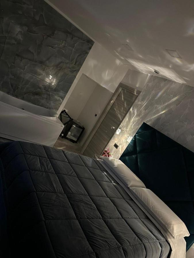 Bed and Breakfast C3 Luxury Napoli Esterno foto